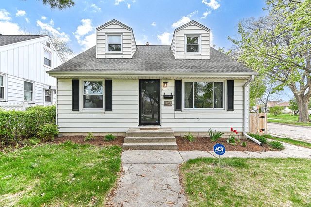 6300 W Cleveland AVENUE, Milwaukee, WI 53219