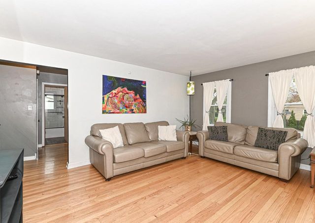 6300 W Cleveland AVENUE, Milwaukee, WI 53219