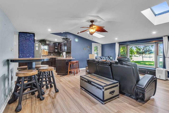 585 Norvell Beach Drive, Brooklyn, MI 49230