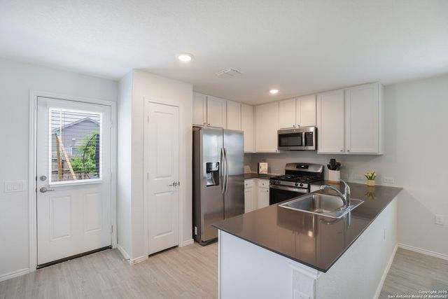 10102 Kersey Mill, San Antonio, TX 78224