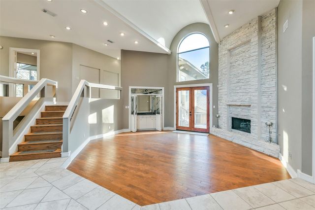 3 Hillside View Place, The Woodlands, TX 77381