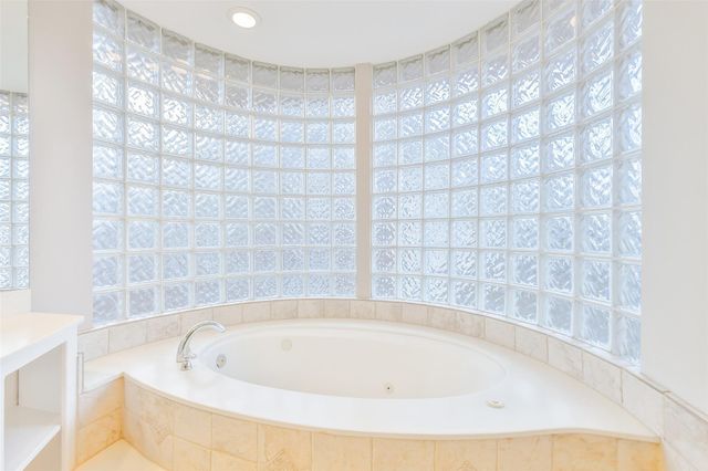 3 Hillside View Place, The Woodlands, TX 77381