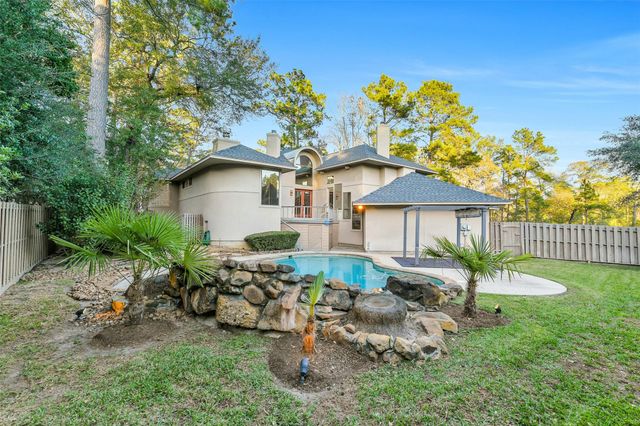 3 Hillside View Place, The Woodlands, TX 77381