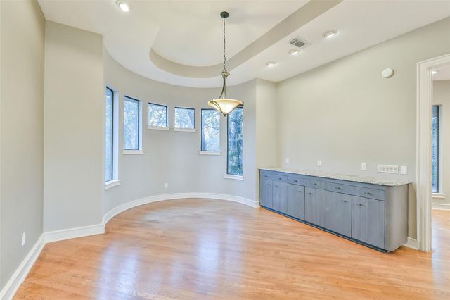 3 Hillside View Place, The Woodlands, TX 77381