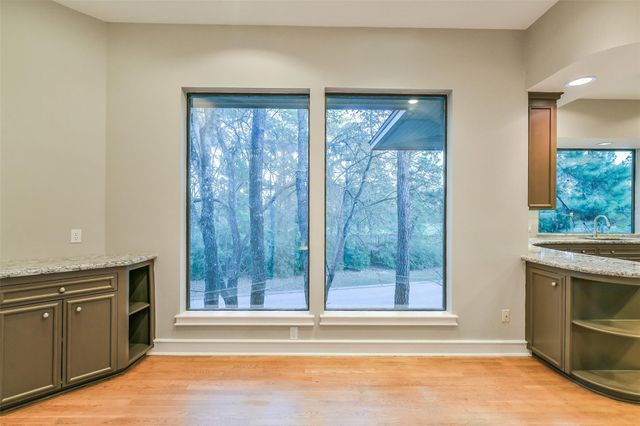 3 Hillside View Place, The Woodlands, TX 77381