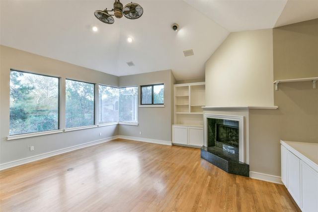 3 Hillside View Place, The Woodlands, TX 77381