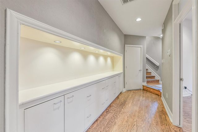 3 Hillside View Place, The Woodlands, TX 77381