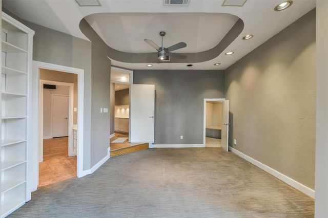 3 Hillside View Place, The Woodlands, TX 77381