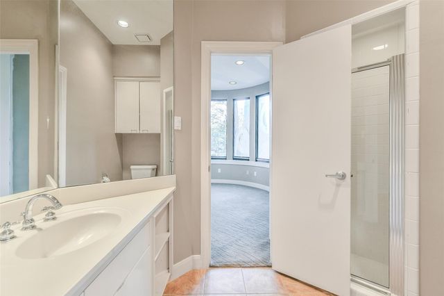 3 Hillside View Place, The Woodlands, TX 77381