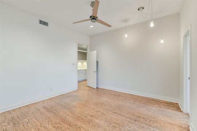 3 Hillside View Place, The Woodlands, TX 77381