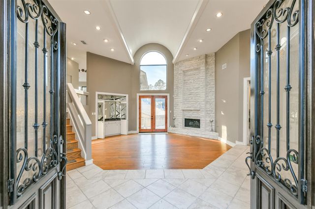 3 Hillside View Place, The Woodlands, TX 77381