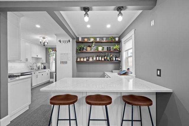 427-429 S Huntington Ave 1, Boston, MA 02130
