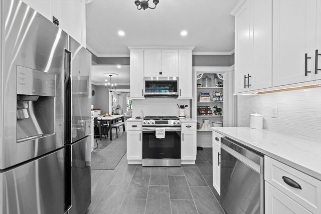 427-429 S Huntington Ave 1, Boston, MA 02130