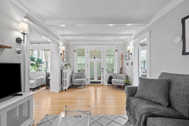 427-429 S Huntington Ave 1, Boston, MA 02130