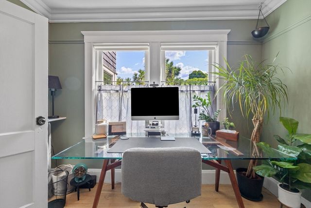 427-429 S Huntington Ave 1, Boston, MA 02130