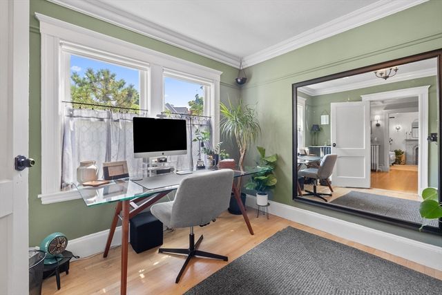 427-429 S Huntington Ave 1, Boston, MA 02130