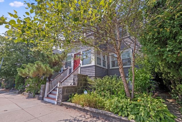427-429 S Huntington Ave 1, Boston, MA 02130