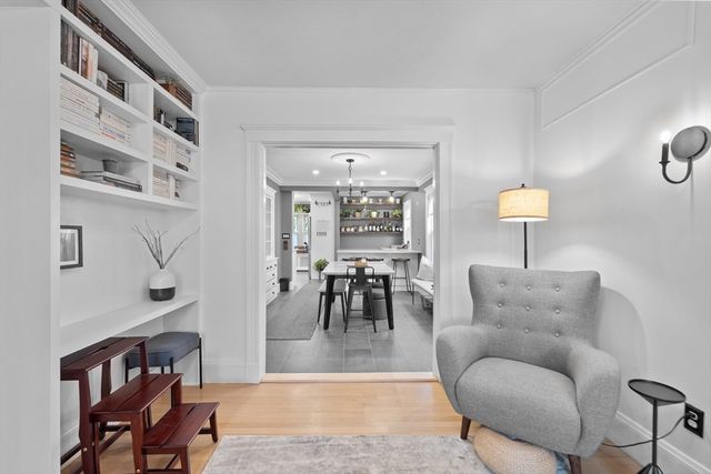 427-429 S Huntington Ave 1, Boston, MA 02130