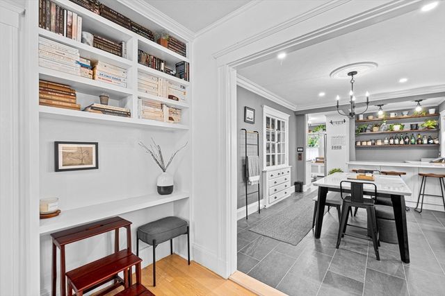427-429 S Huntington Ave 1, Boston, MA 02130