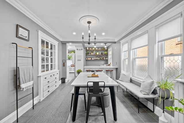 427-429 S Huntington Ave 1, Boston, MA 02130