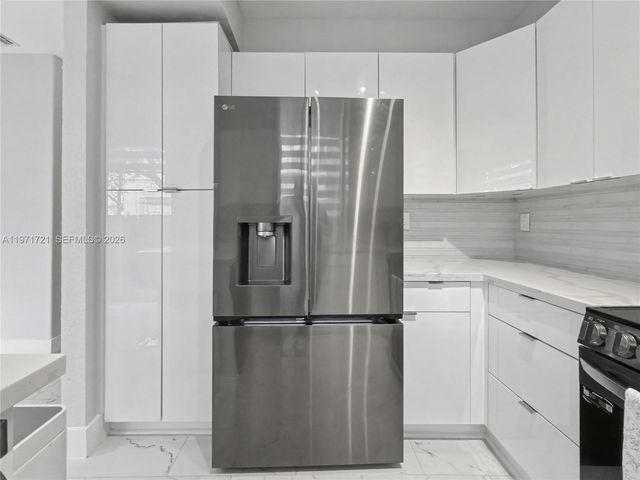 7876 NW 109th Path, Doral, FL 33178