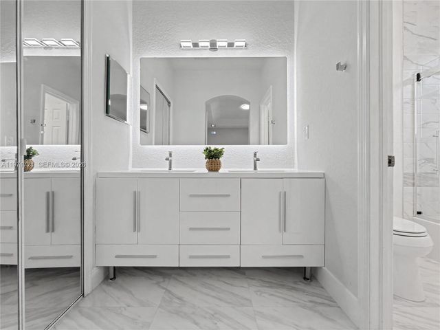 7876 NW 109th Path, Doral, FL 33178