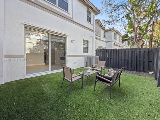 7876 NW 109th Path, Doral, FL 33178