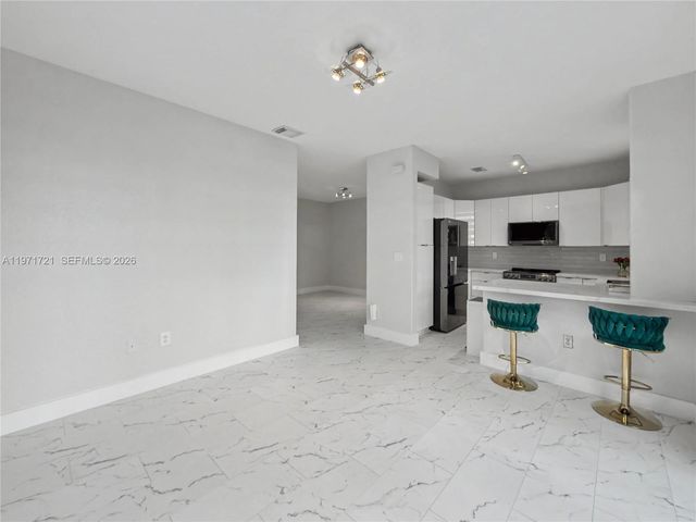 7876 NW 109th Path, Doral, FL 33178