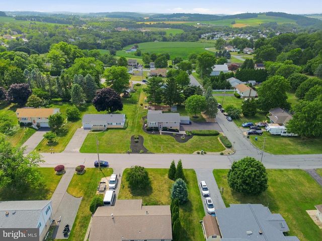 4012 CHARITY DR, Red Lion, PA 17356