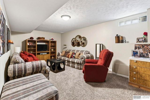 1222 Bellaire Boulevard, Bellevue, NE 68005