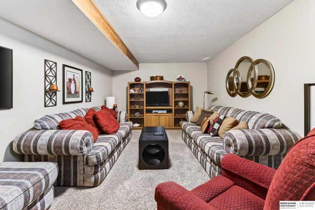 1222 Bellaire Boulevard, Bellevue, NE 68005