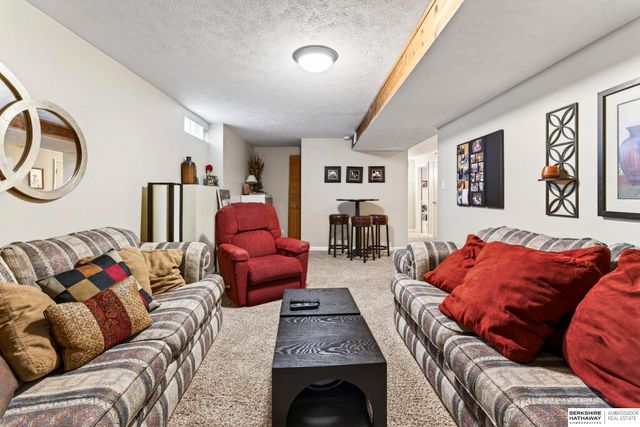 1222 Bellaire Boulevard, Bellevue, NE 68005
