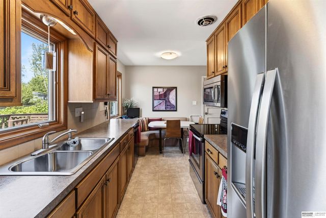 1222 Bellaire Boulevard, Bellevue, NE 68005