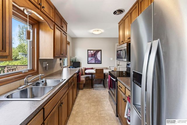 1222 Bellaire Boulevard, Bellevue, NE 68005
