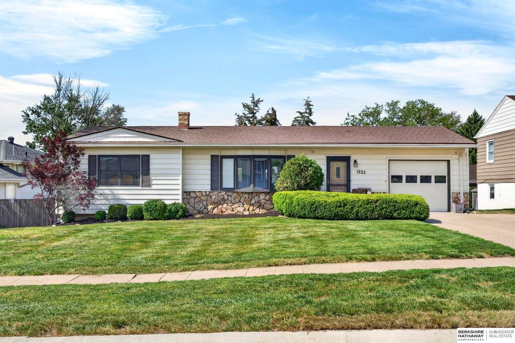 1222 Bellaire Boulevard, Bellevue, NE 68005