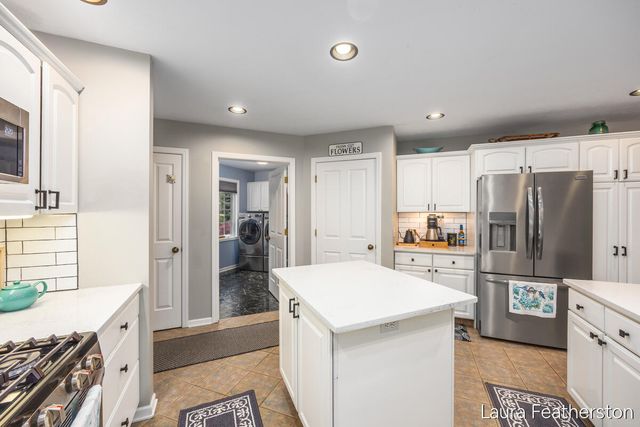 2084 Timberview Drive, Grand Rapids, MI 49525