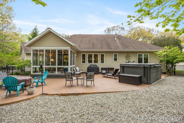 2084 Timberview Drive, Grand Rapids, MI 49525