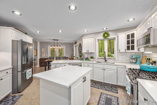 2084 Timberview Drive, Grand Rapids, MI 49525