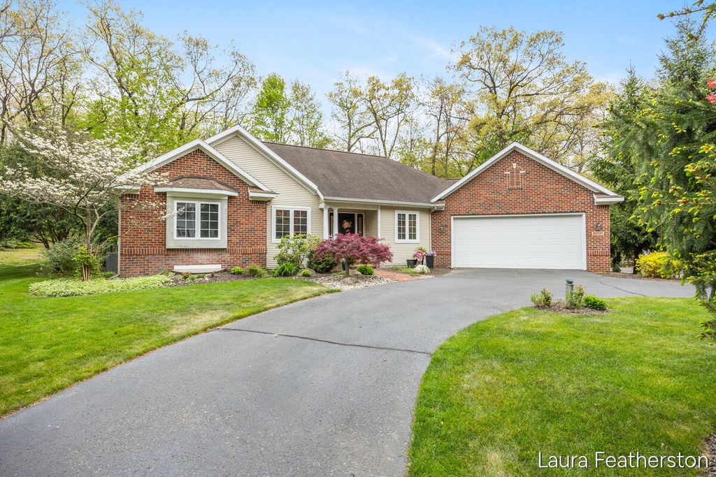 2084 Timberview Drive, Grand Rapids, MI 49525