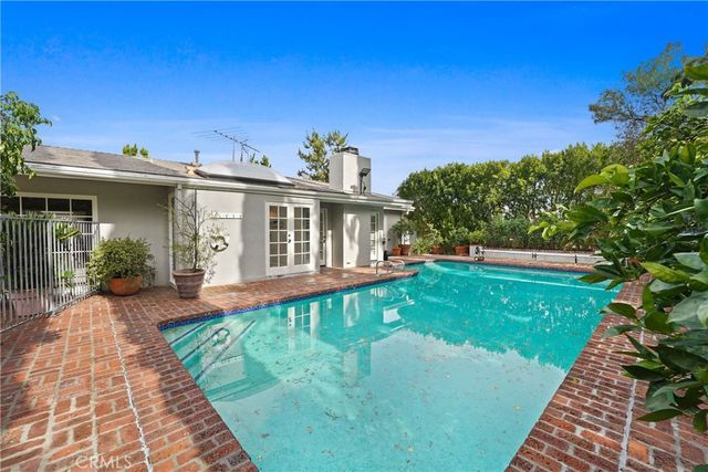 4434 Nogales Drive, Tarzana, CA 91356