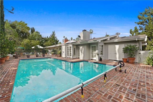 4434 Nogales Drive, Tarzana, CA 91356