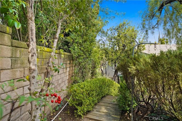 4434 Nogales Drive, Tarzana, CA 91356