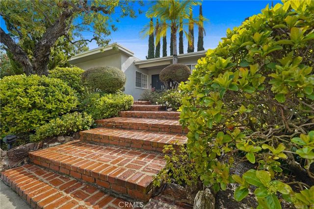 4434 Nogales Drive, Tarzana, CA 91356