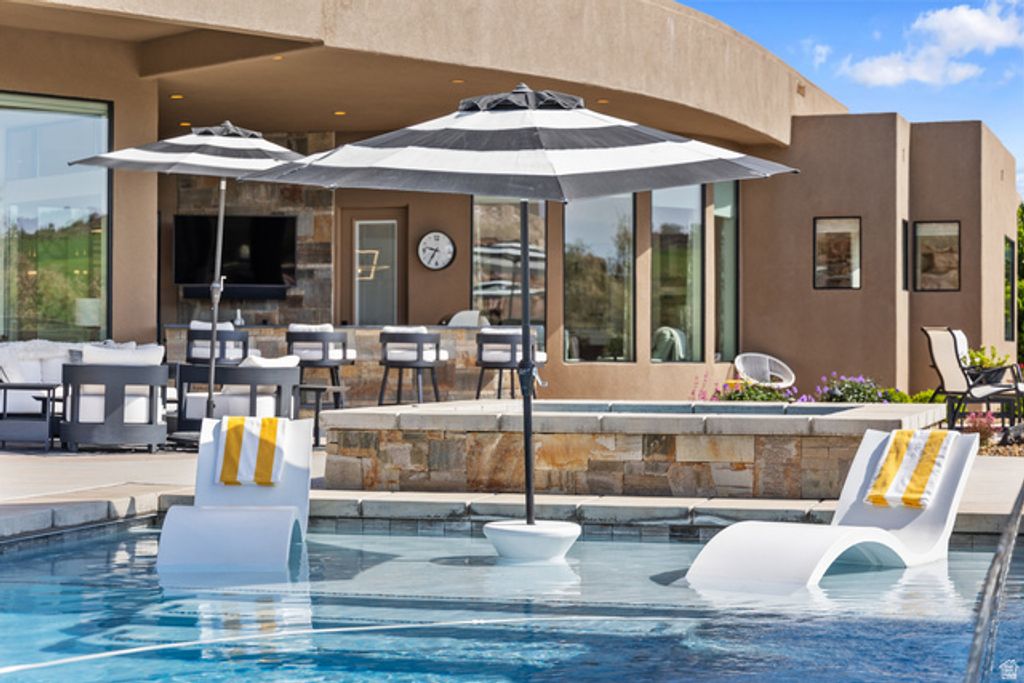 4850 N PETROGLYPH DR, St. George, UT 84770