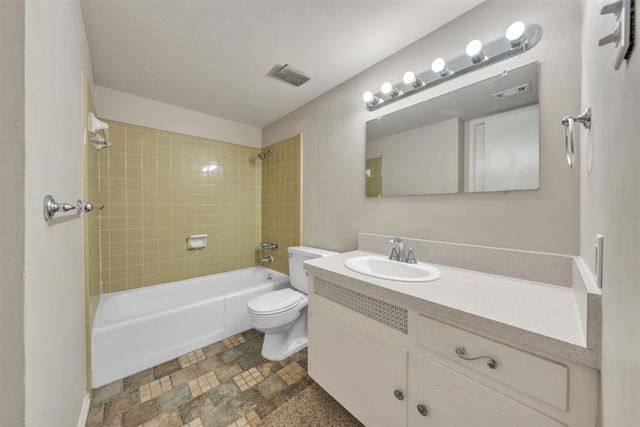 4016 Ridglea Country Club Drive, Fort Worth, TX 76126