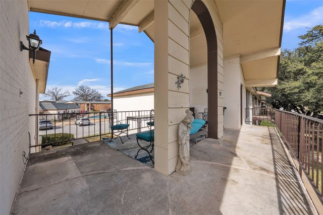 4016 Ridglea Country Club Drive, Fort Worth, TX 76126