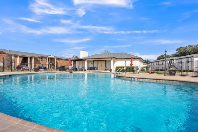 4016 Ridglea Country Club Drive, Fort Worth, TX 76126