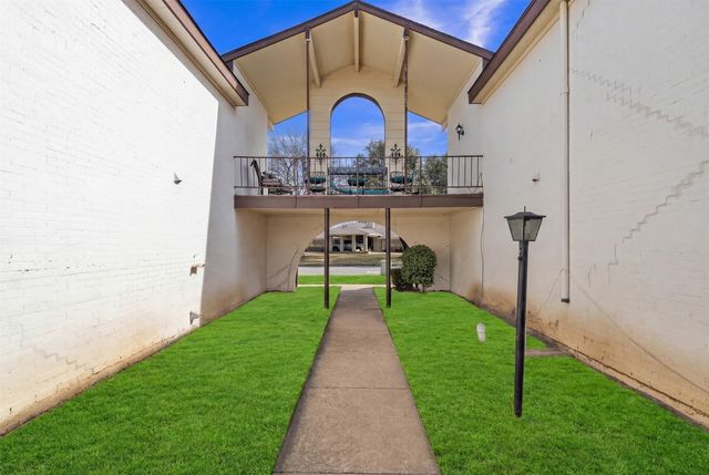 4016 Ridglea Country Club Drive, Fort Worth, TX 76126