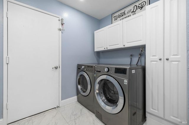 5328 Daniel Dr, Rohnert Park, CA 94928