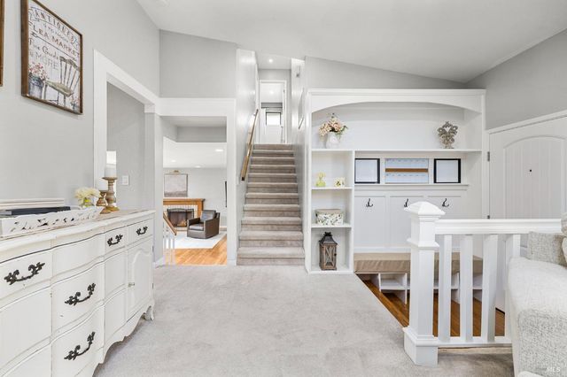 5328 Daniel Dr, Rohnert Park, CA 94928